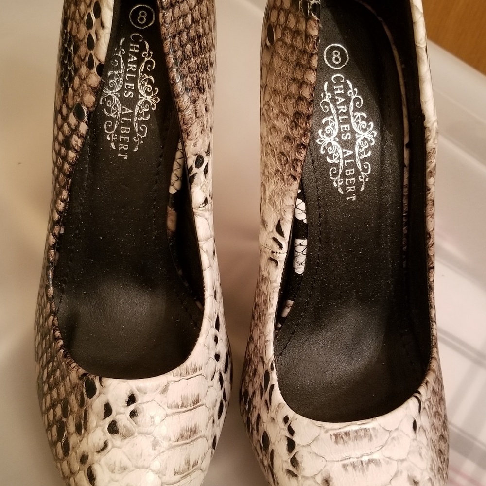 Shoes - Picture 2 of 3